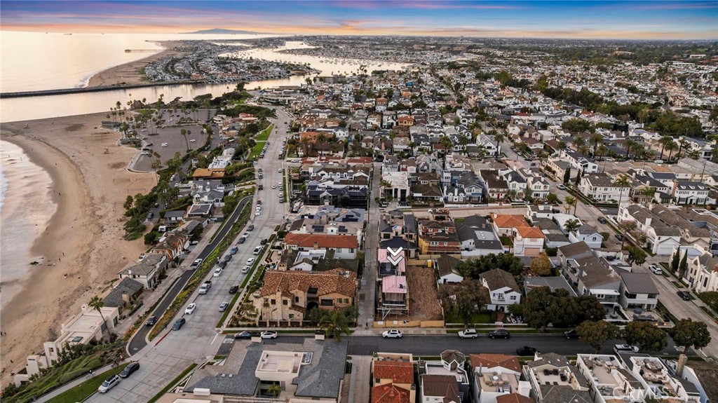 209 Narcissus Avenue