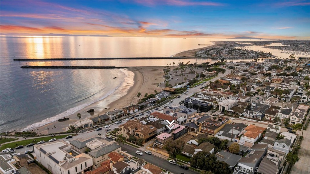 209 Narcissus Avenue