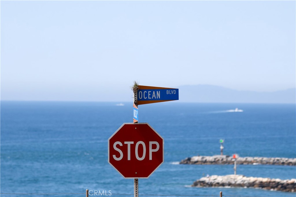 209 Narcissus Avenue