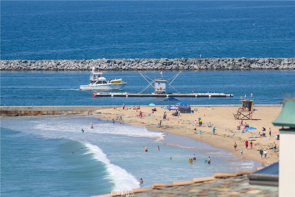 209 Narcissus Avenue