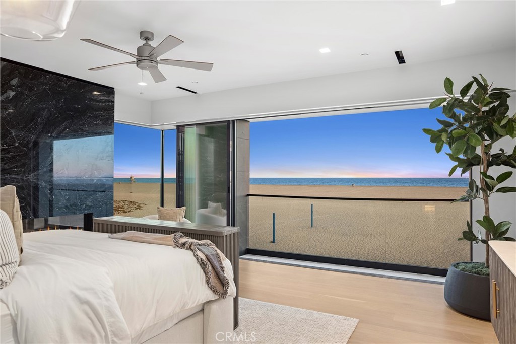 706 W Oceanfront