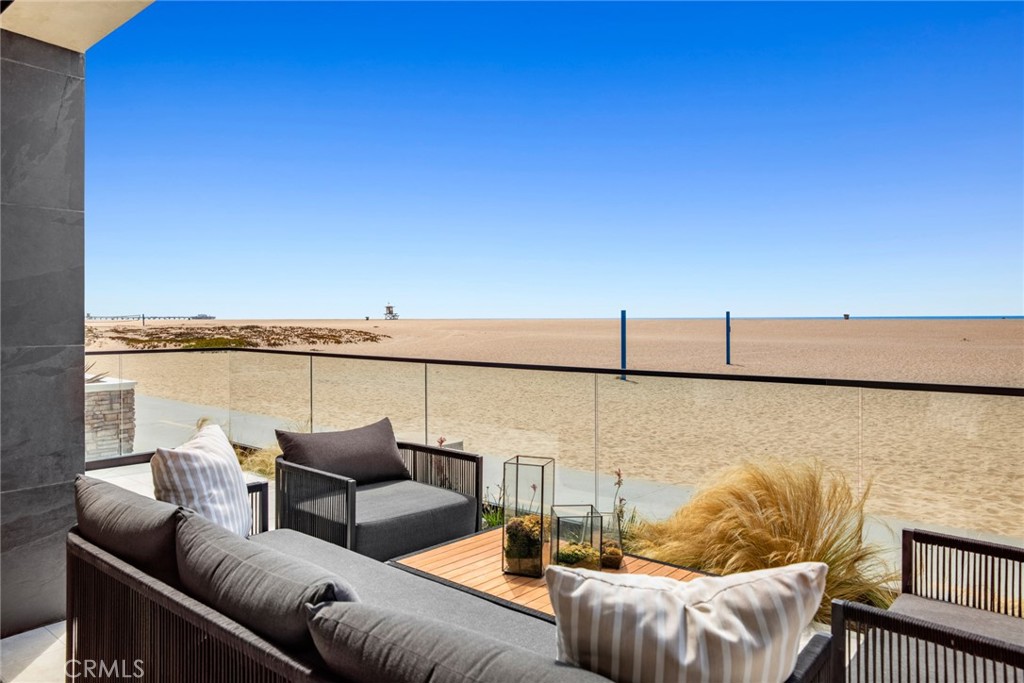 706 W Oceanfront