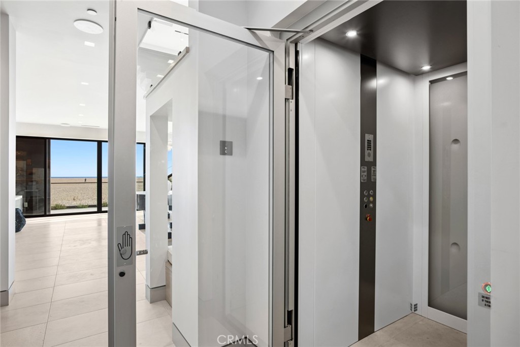 706 W Oceanfront