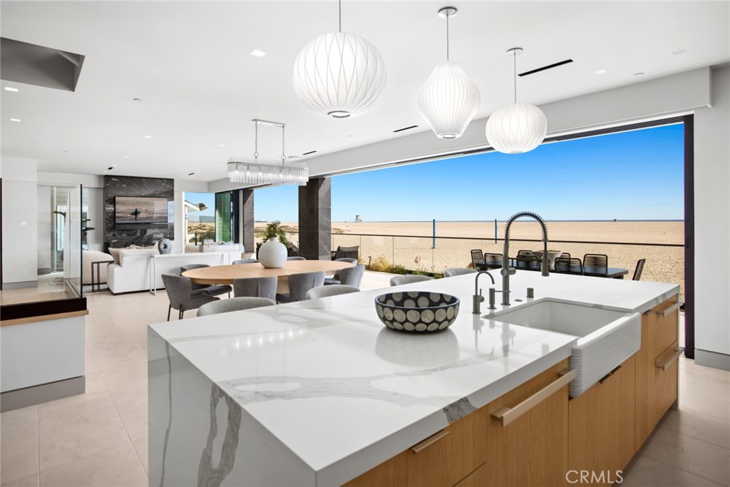 706 W Oceanfront