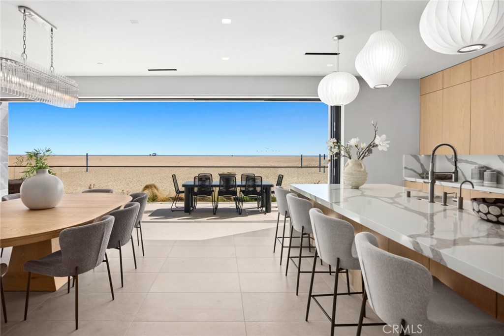 706 W Oceanfront