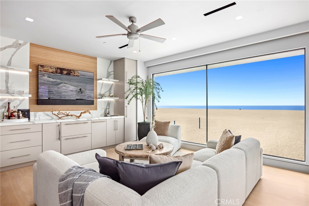 706 W Oceanfront