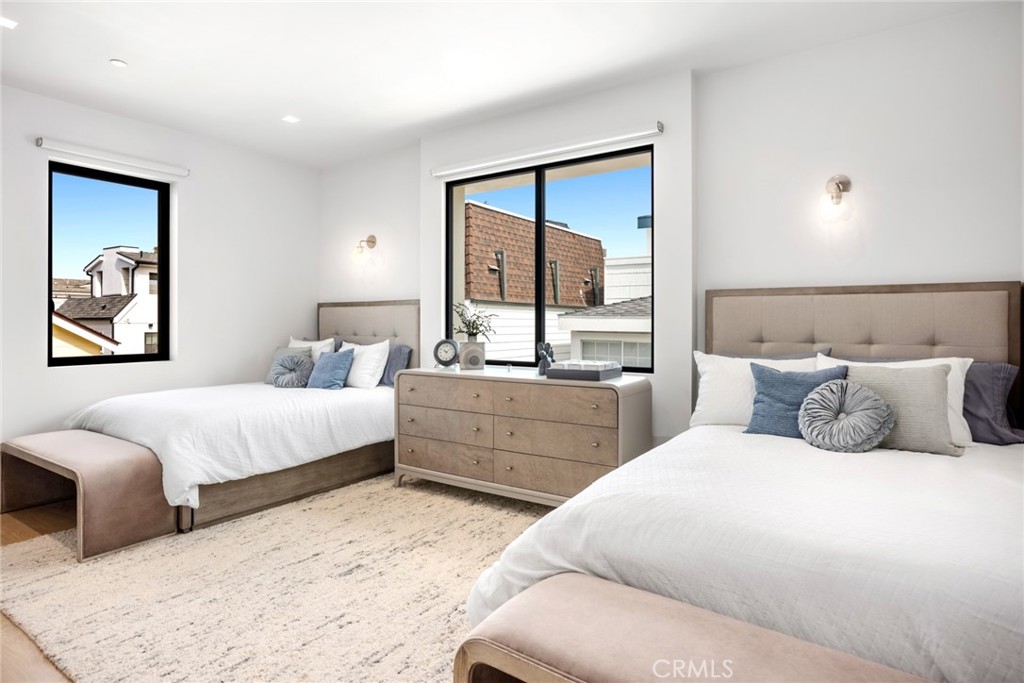 706 W Oceanfront