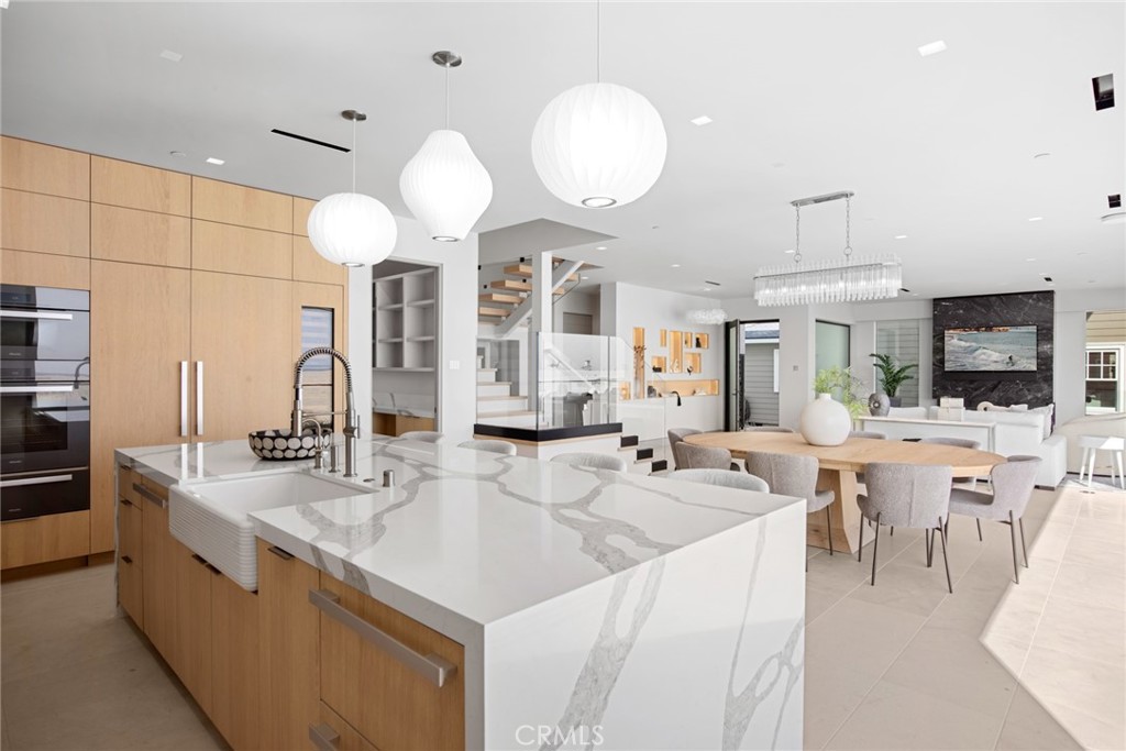 706 W Oceanfront