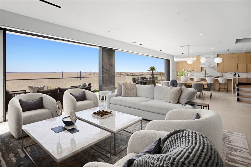 706 W Oceanfront
