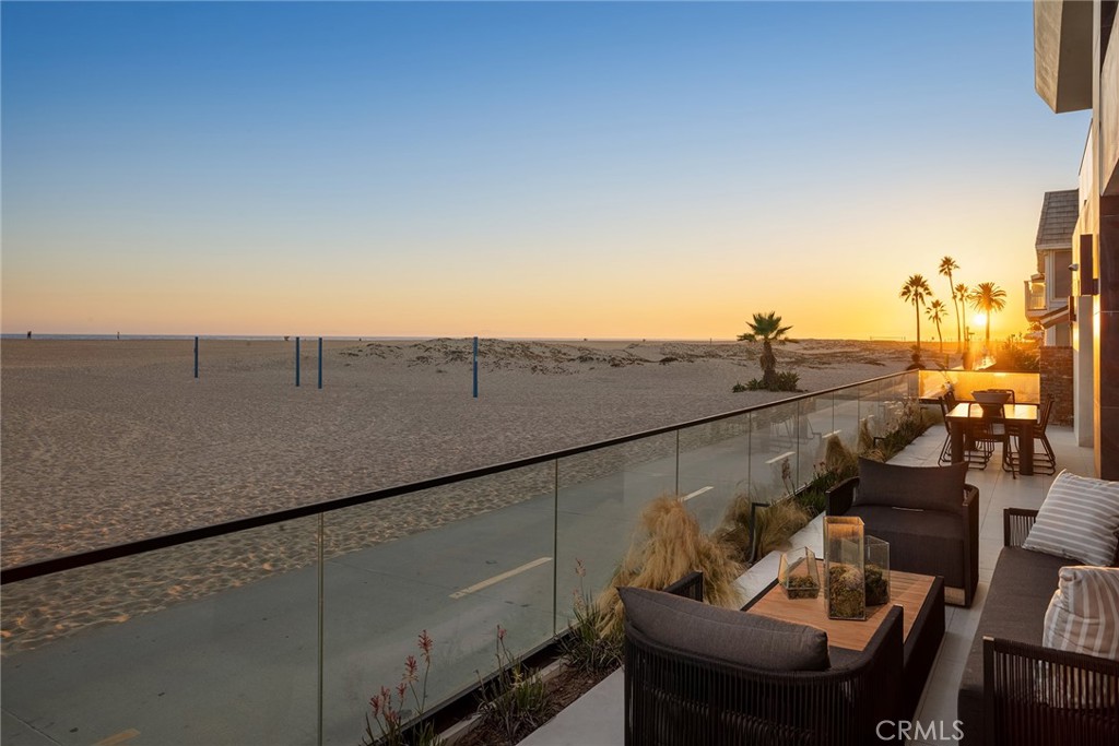 706 W Oceanfront