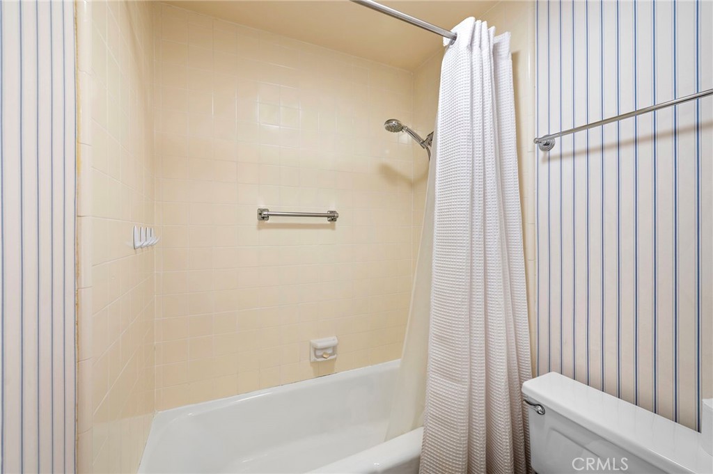 2612 Lighthouse Lane