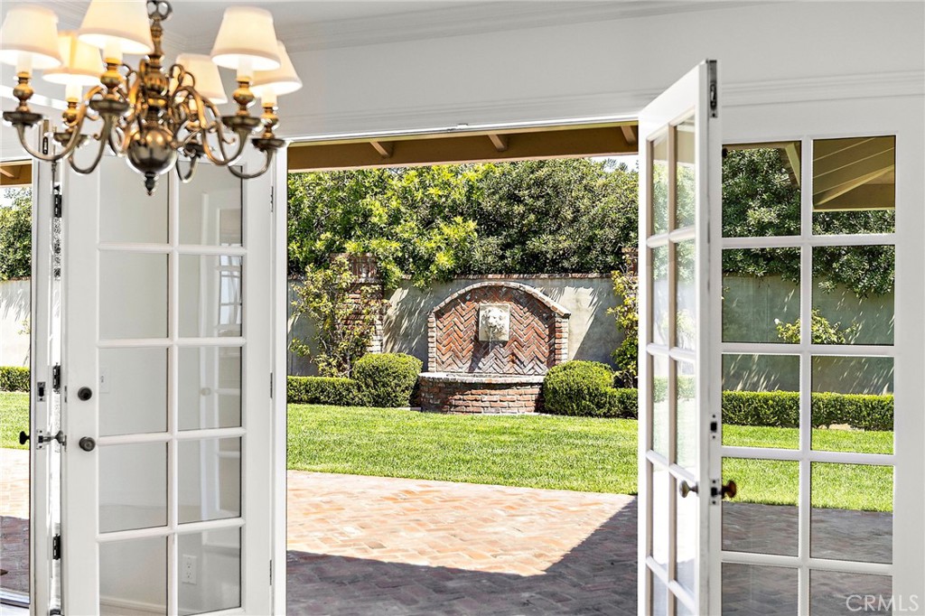 2612 Lighthouse Lane