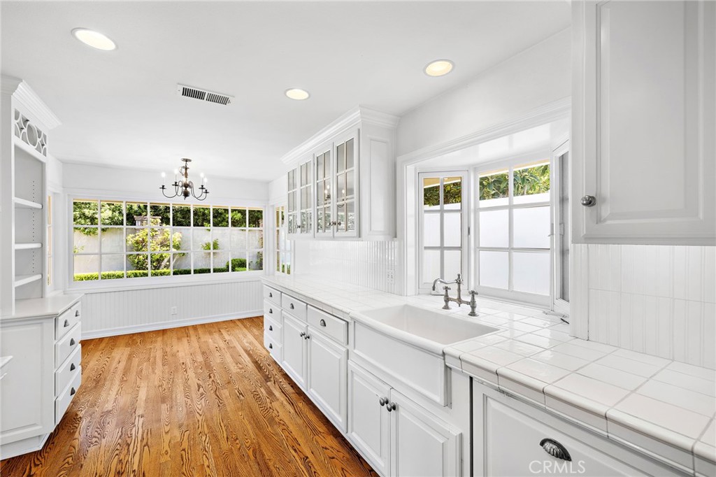 2612 Lighthouse Lane