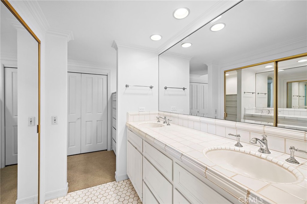 2612 Lighthouse Lane