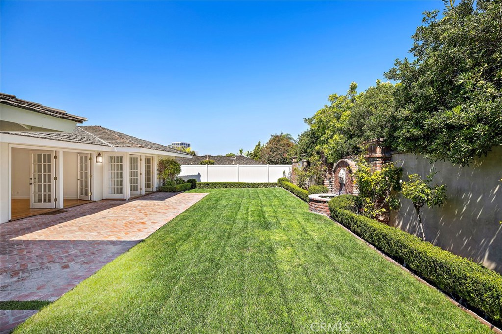 2612 Lighthouse Lane