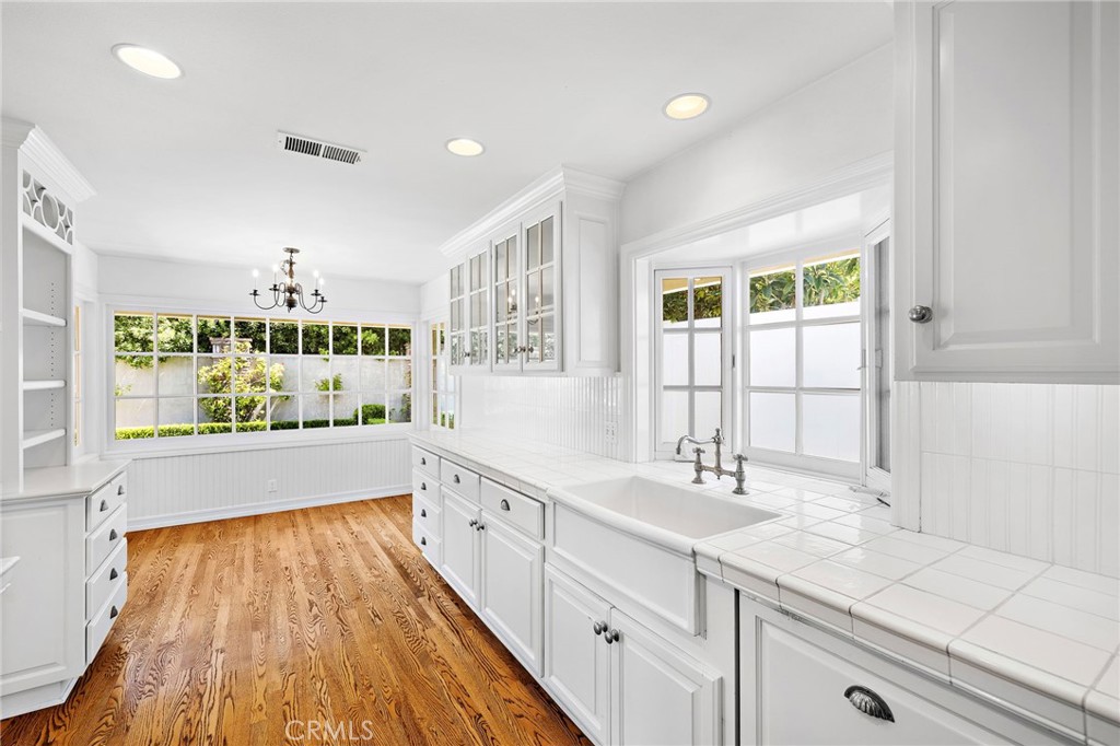 2612 Lighthouse Lane