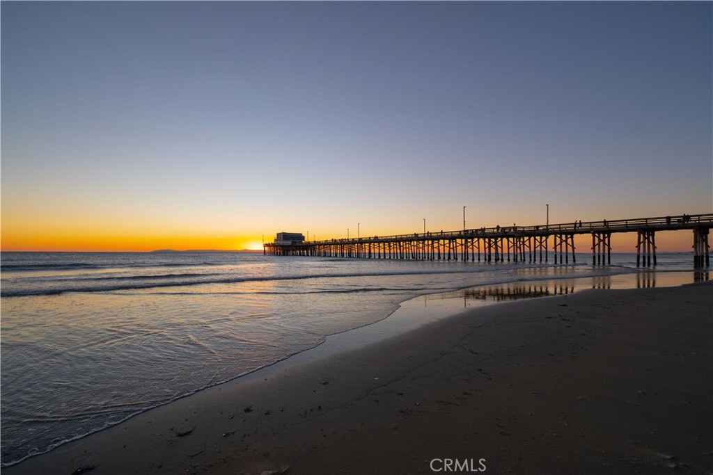 216 1/2 Agate Avenue