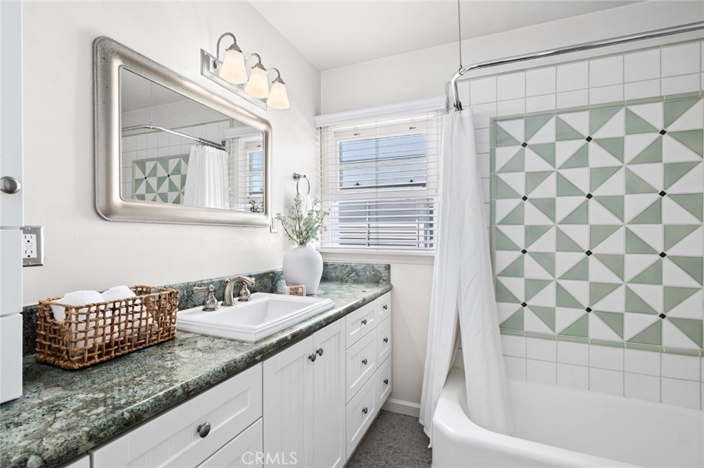 1537 E Ocean Boulevard