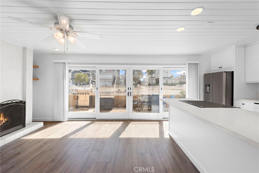 112 E Balboa Boulevard A