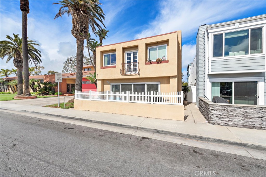 112 E Balboa Boulevard A