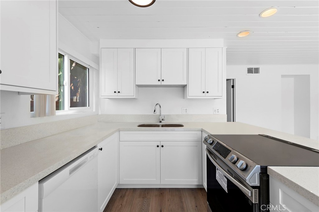 112 E Balboa Boulevard A