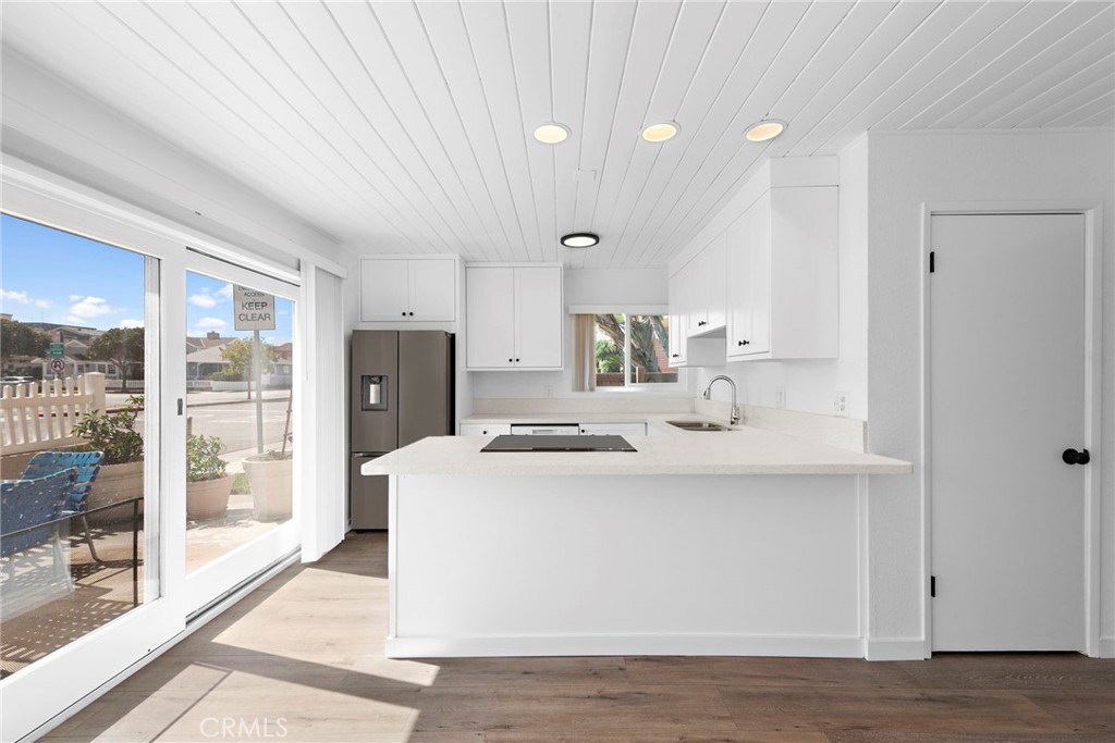 112 E Balboa Boulevard A