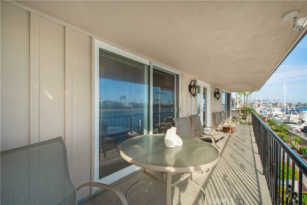 5585 E Corso Di Napoli