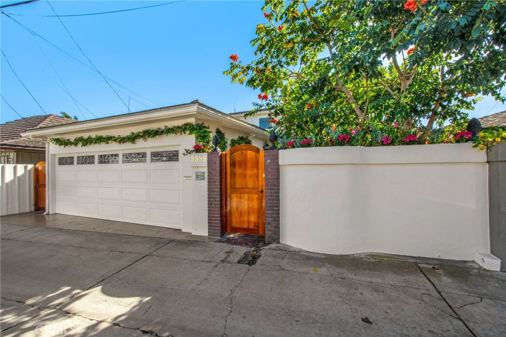 5585 E Corso Di Napoli