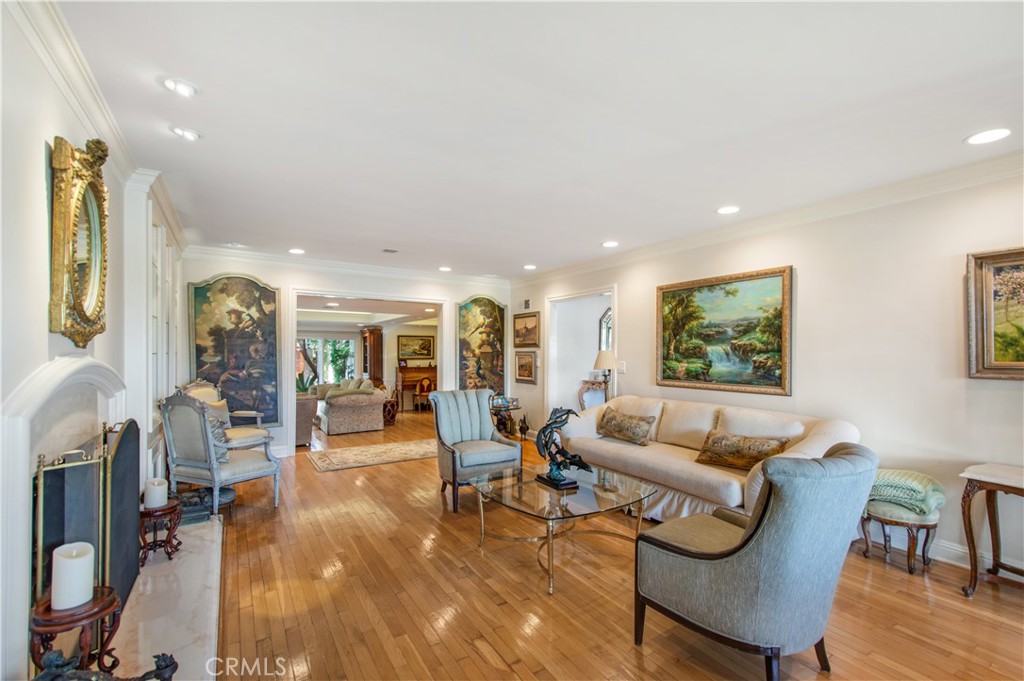 5585 E Corso Di Napoli