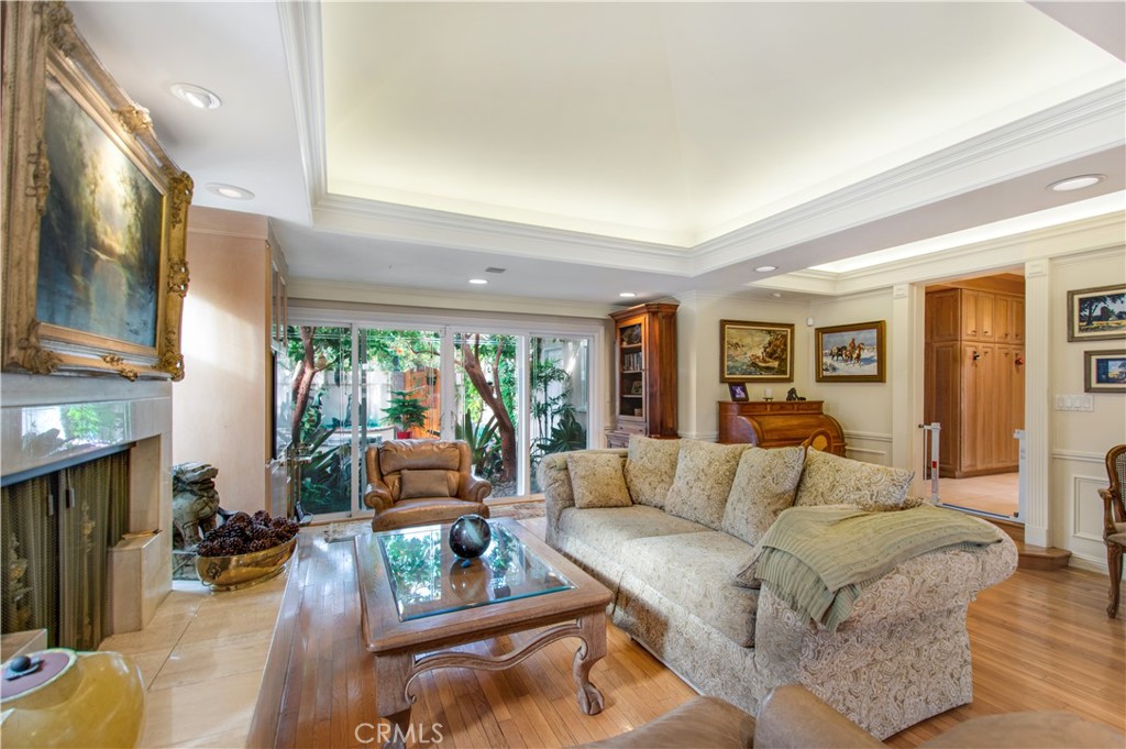 5585 E Corso Di Napoli