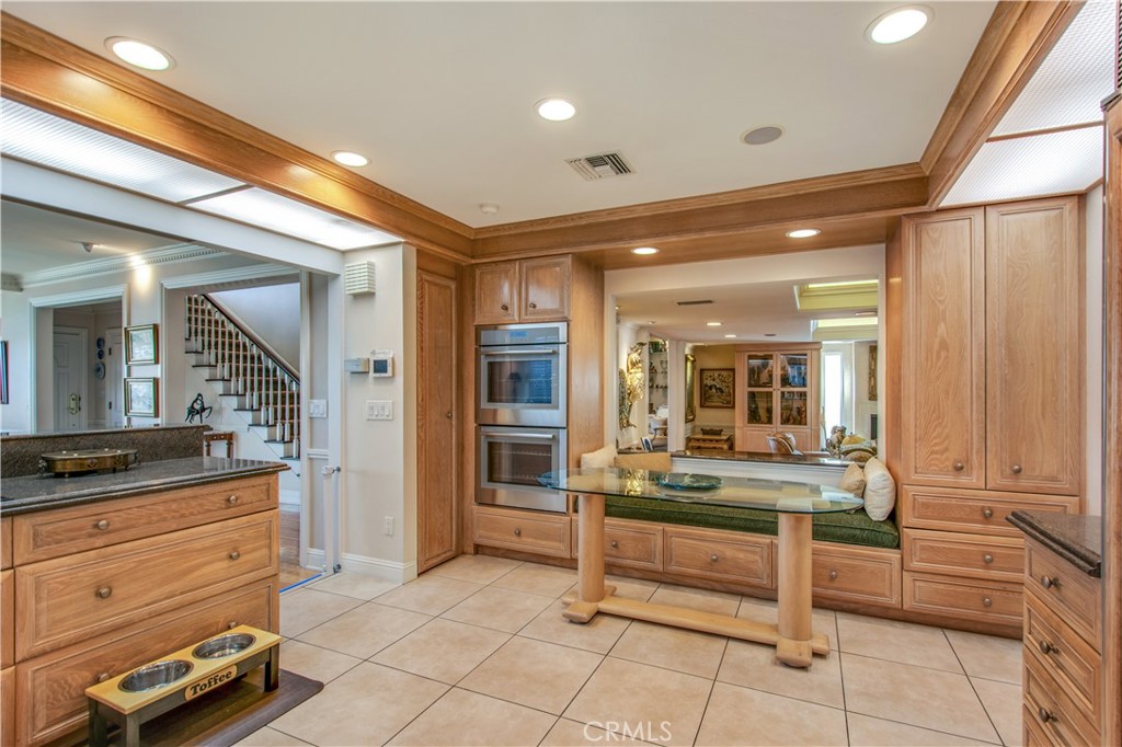 5585 E Corso Di Napoli