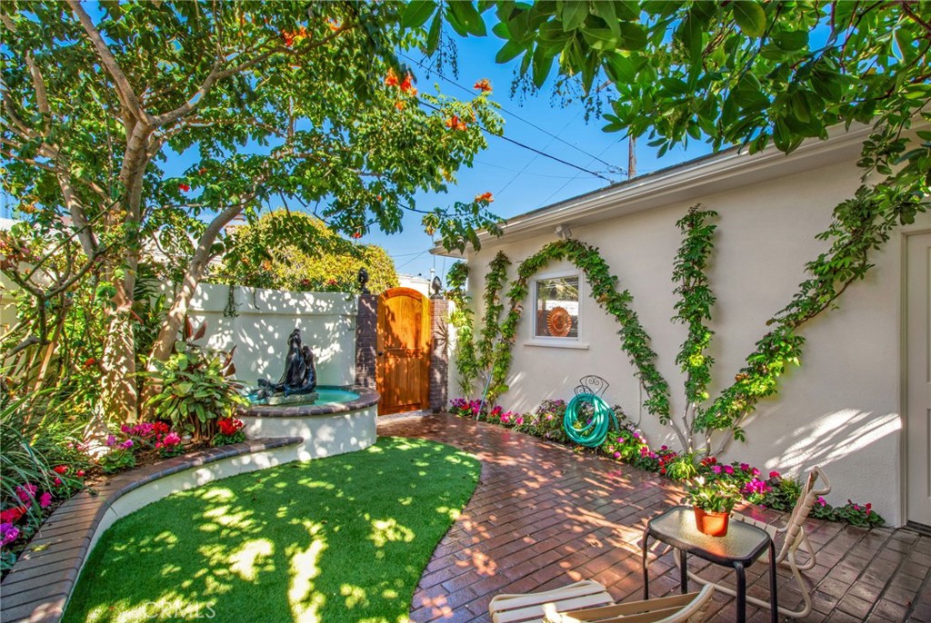 5585 E Corso Di Napoli