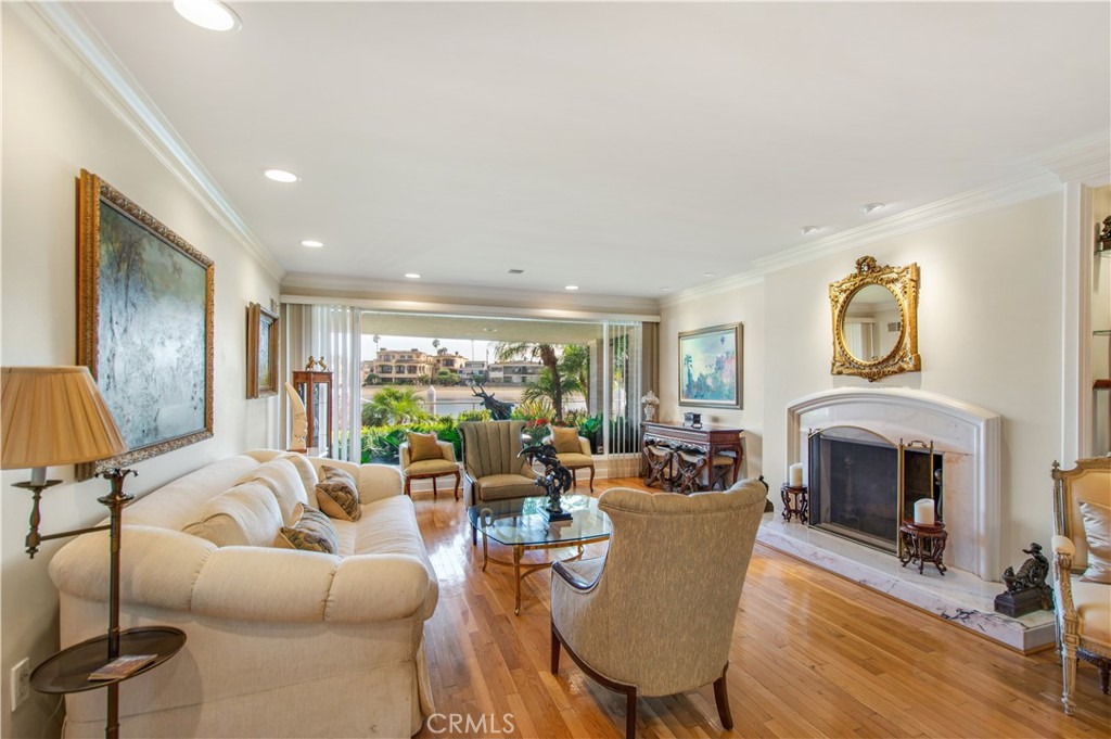 5585 E Corso Di Napoli