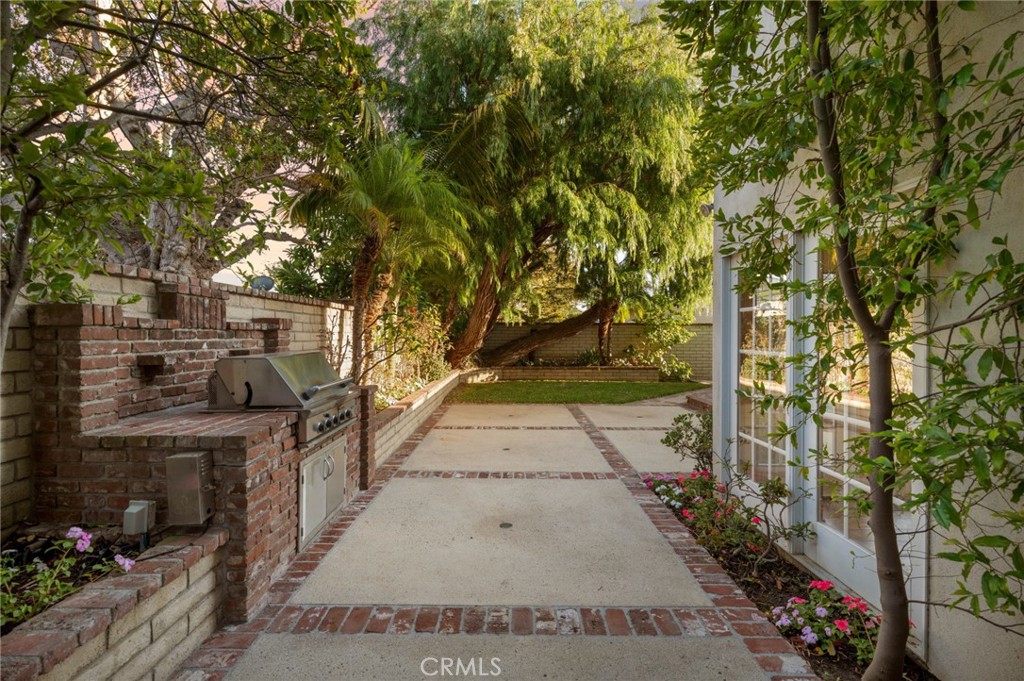 1812 Highland Drive