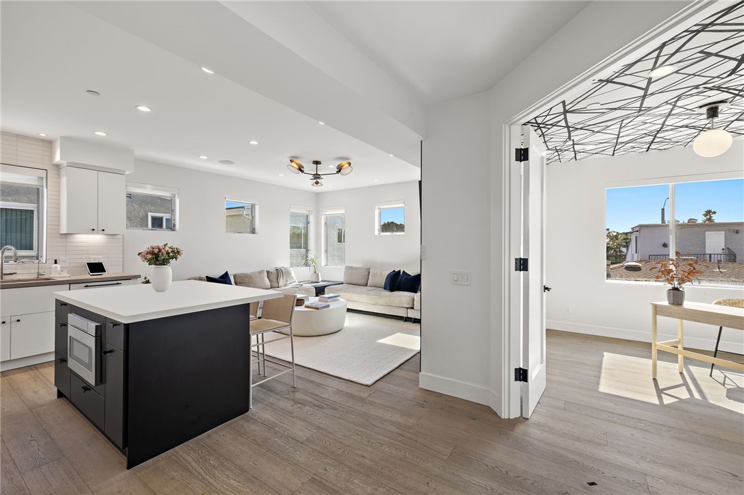 210 1/2 Orange Street