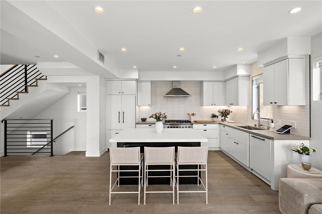 210 1/2 Orange Street