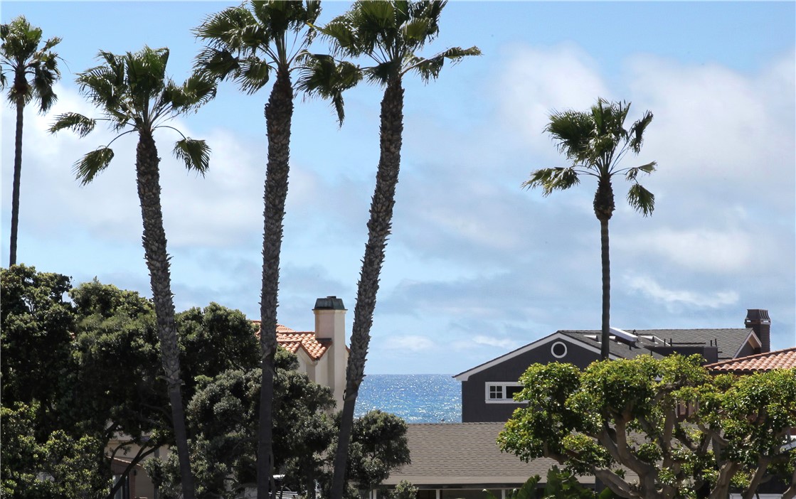 210 1/2 Orange Street