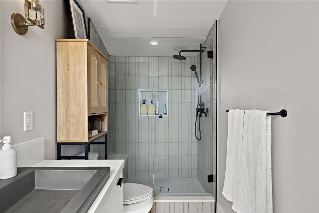 210 1/2 Orange Street