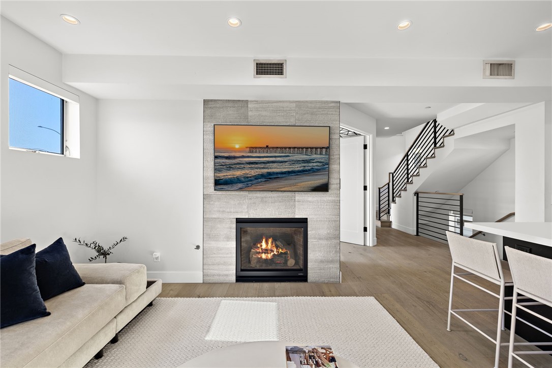 210 1/2 Orange Street