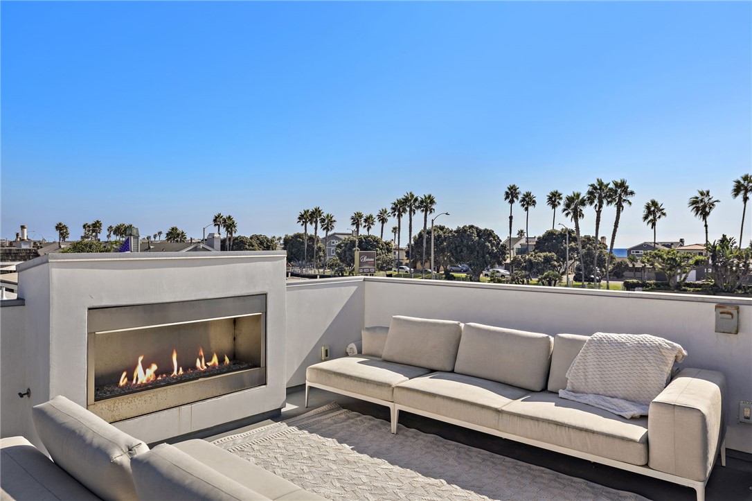 210 1/2 Orange Street