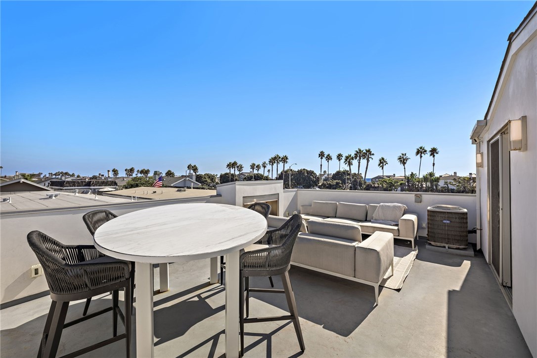 210 1/2 Orange Street