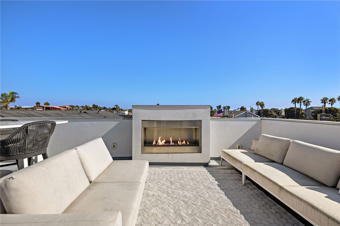 210 1/2 Orange Street