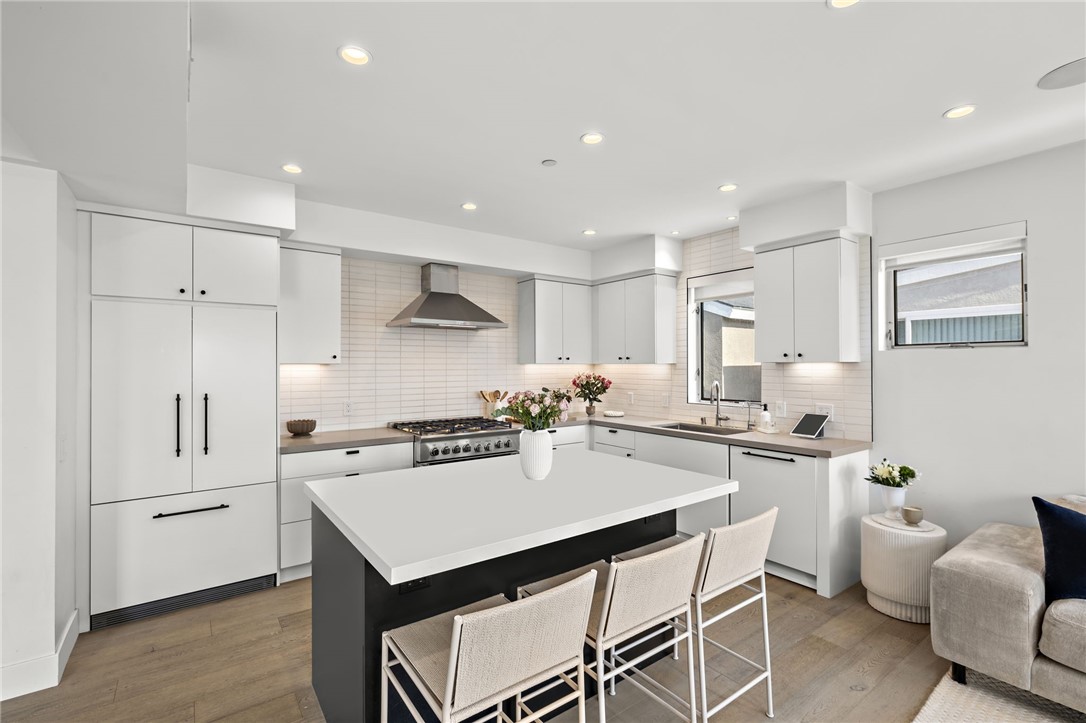 210 1/2 Orange Street