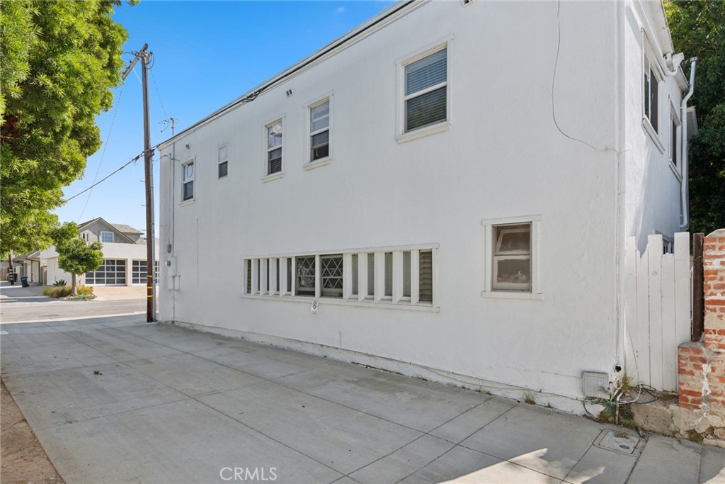 465 Santa Ana Avenue