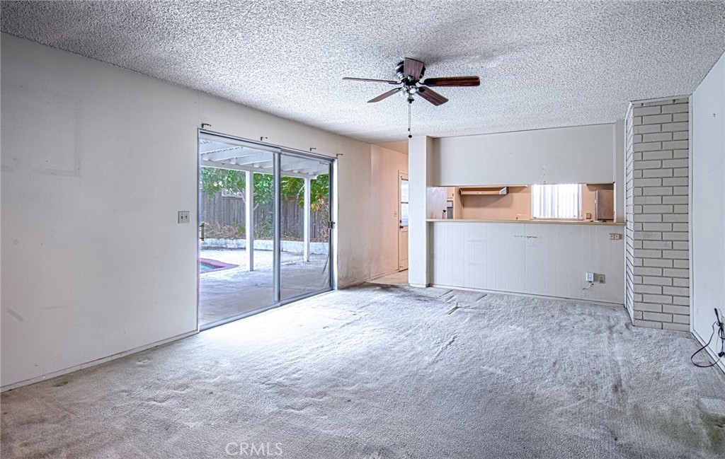 2925 Jacaranda Avenue