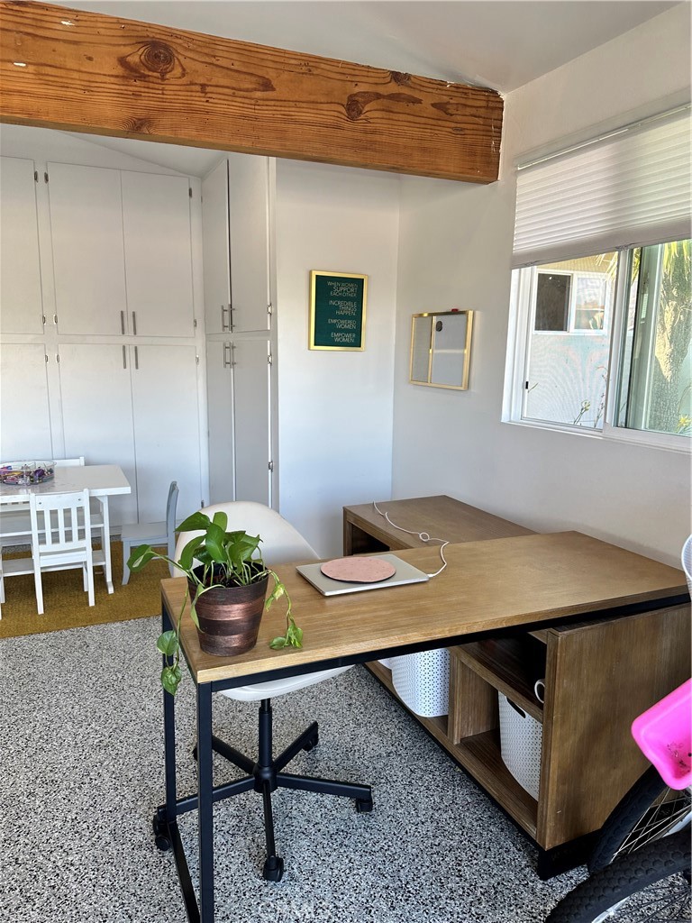 2925 Chestnut Avenue