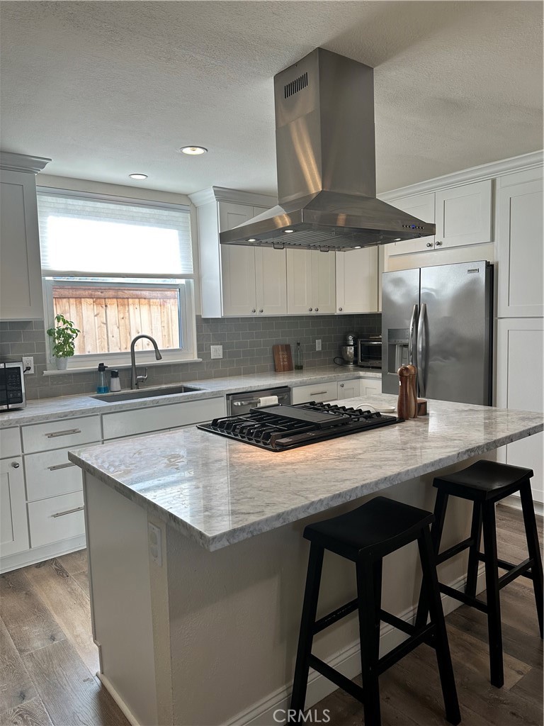 2925 Chestnut Avenue