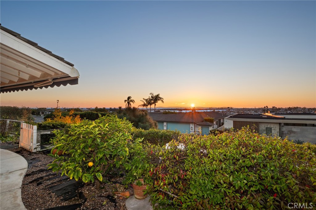 1727 Galatea Terrace