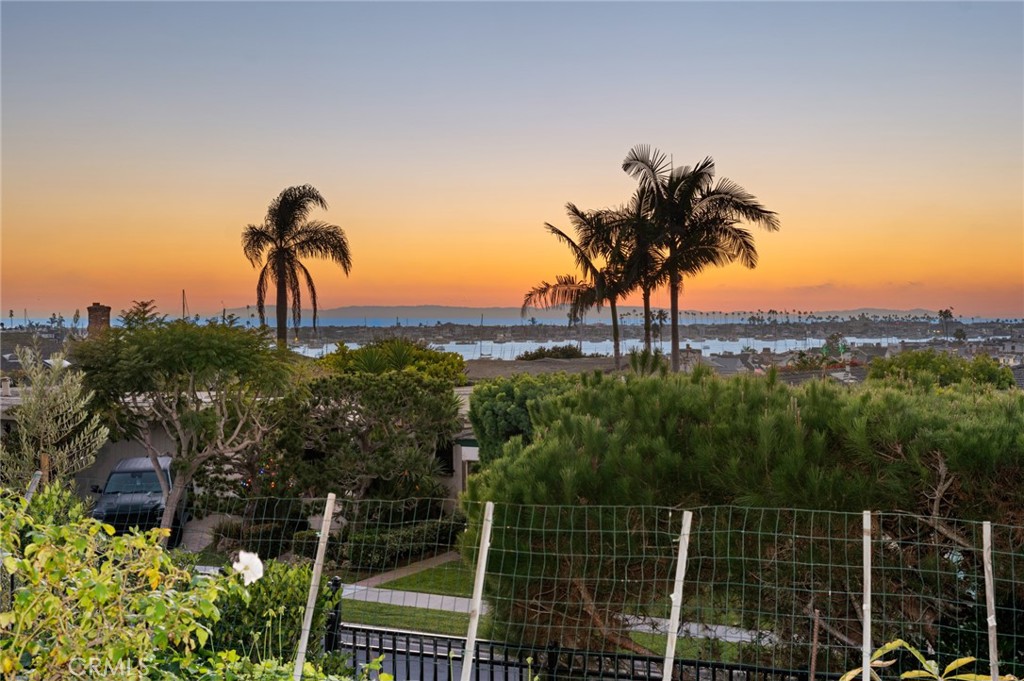 1727 Galatea Terrace