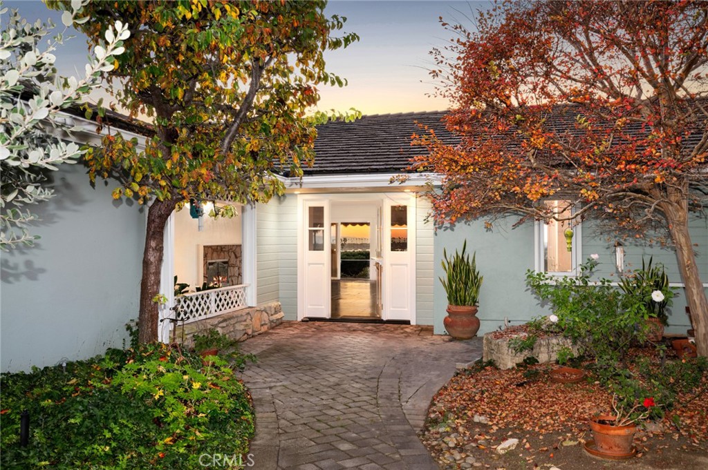 1727 Galatea Terrace